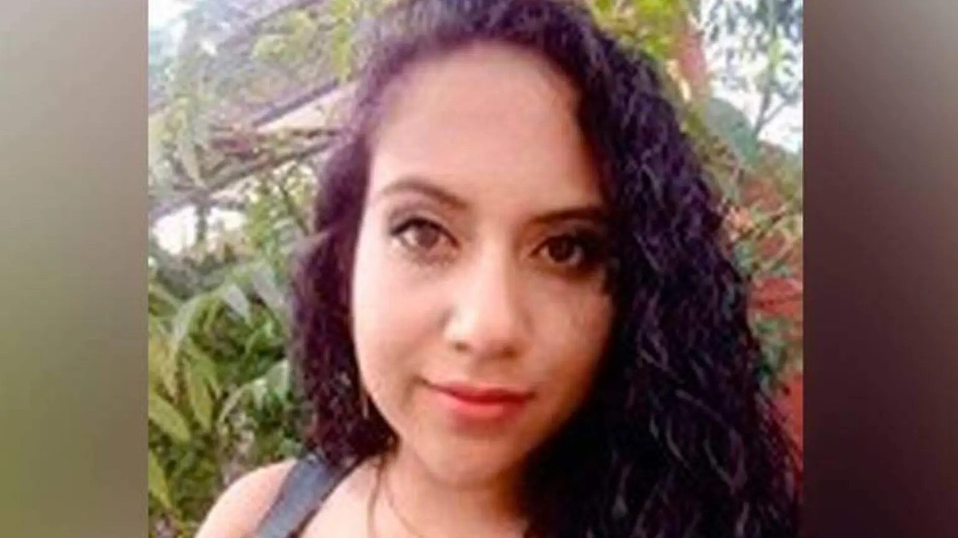 Mujer desaprecida en plaza Cristal